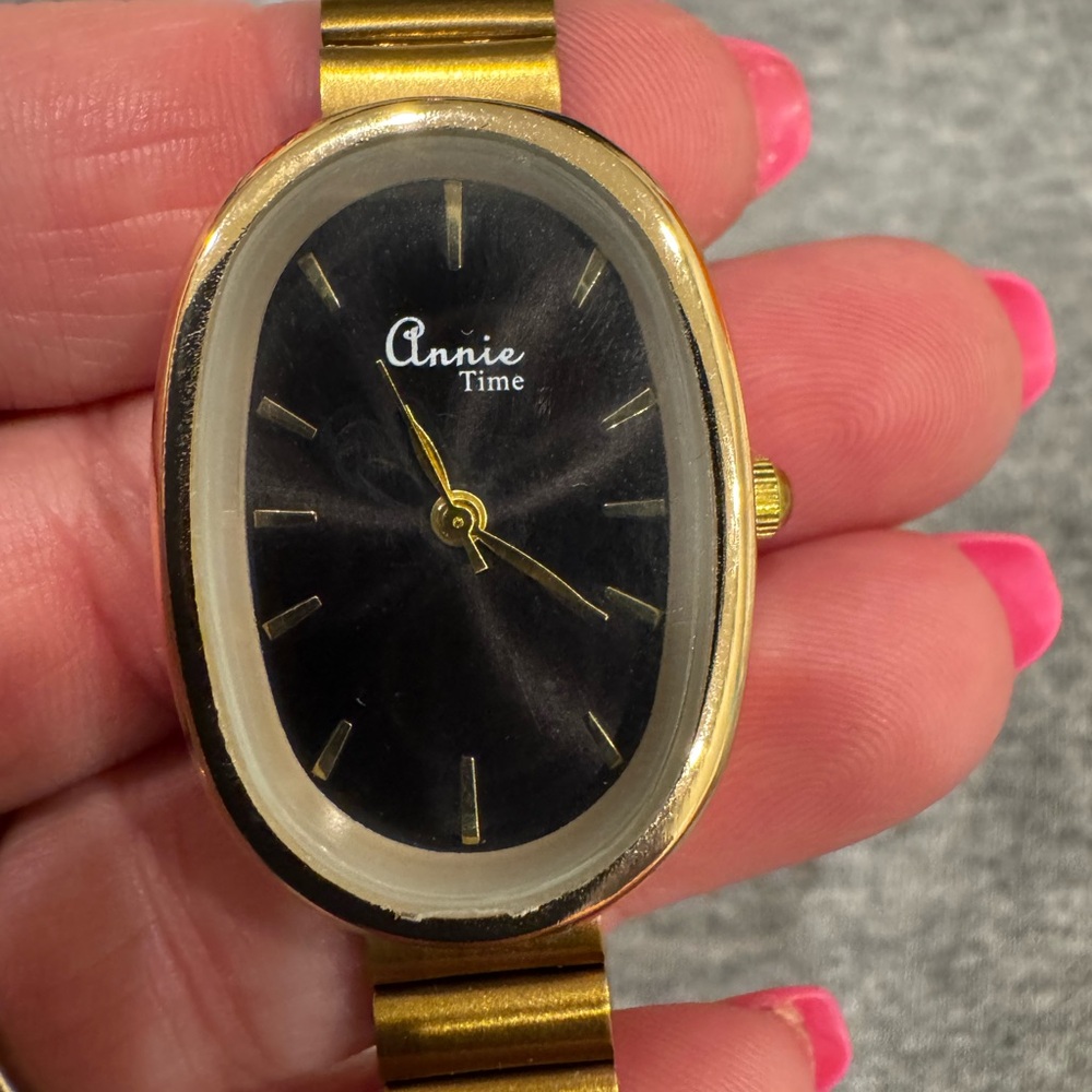 Annie Time Gold and Black Watch